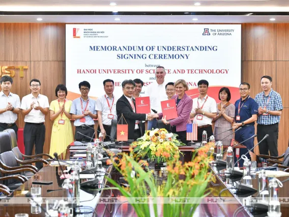 HUST MOU signing in Vietnam, group photo