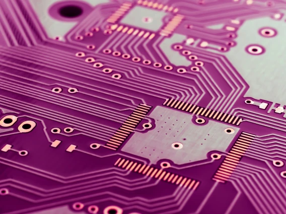 Printed circuit and layout of tracks.